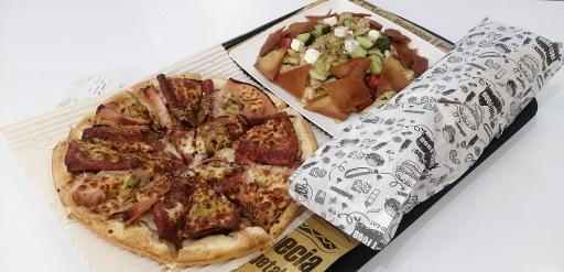 عکس پیتزا ایتالیایی لادیگیزیا 