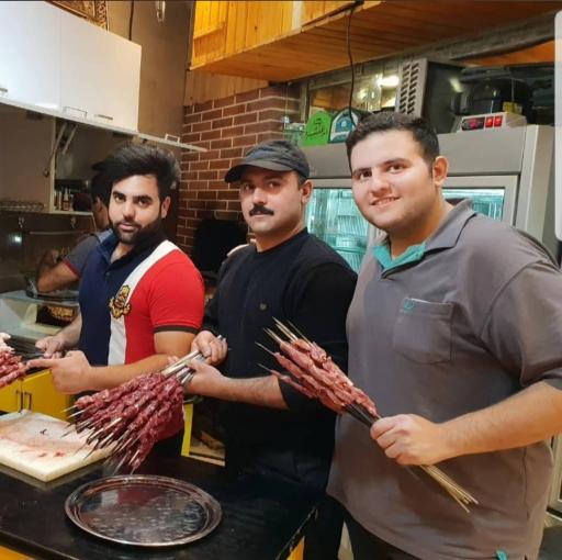 عکس کبابی و جگرکی حاج محمود آقائی