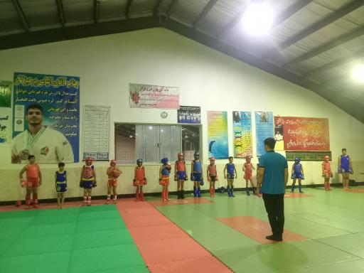 عکس سالن ورزشی دکتر خرمی