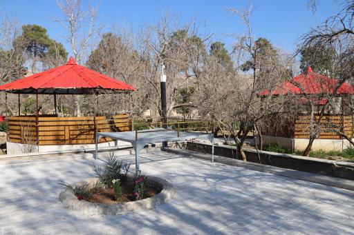 عکس رستوران باغ نرگس