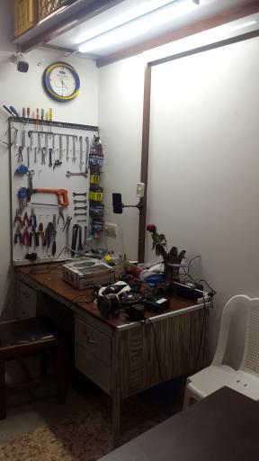 عکس تعمیرات ماشین شارژی