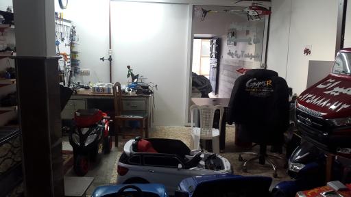 عکس تعمیرات ماشین شارژی