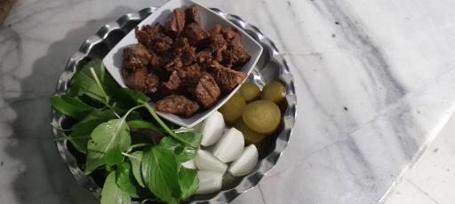 عکس قورمه محلی با دستپخت کدبانو