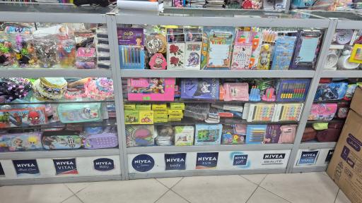 عکس لوازم تحریر نیلوفر