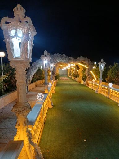 عکس باغ عمارت الوین