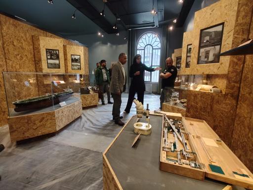 عکس موزه نفت