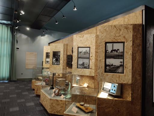 عکس موزه نفت