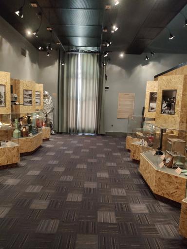 عکس موزه نفت