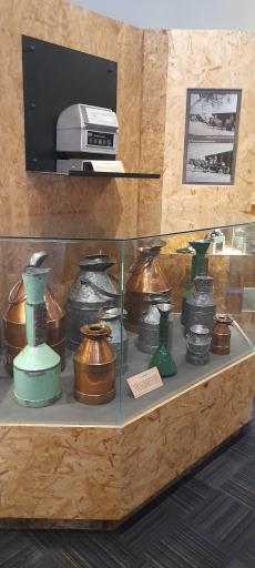 عکس موزه نفت