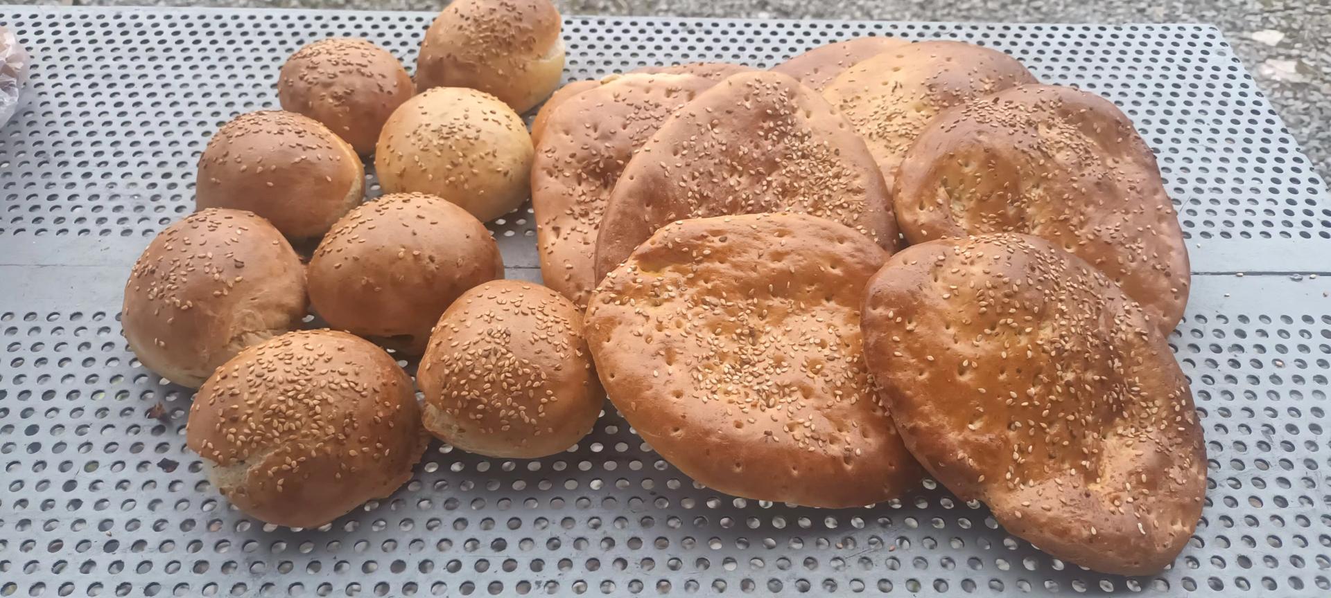 عکس نان محلی توتک