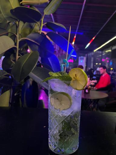 عکس کافه ویستریا