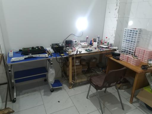 عکس خدمات فنی آقای تعمیرکار