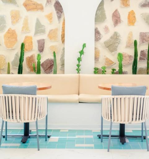 عکس کافه رستوران هاست