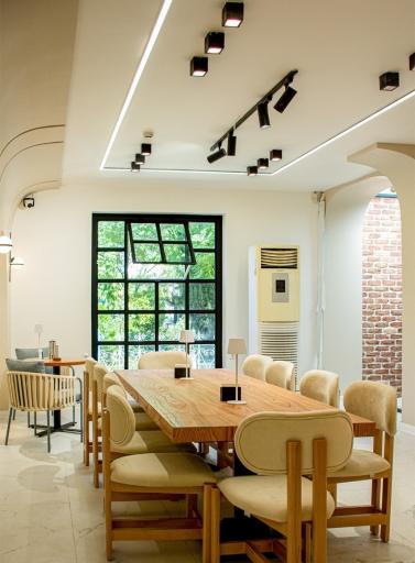 عکس کافه رستوران هاست