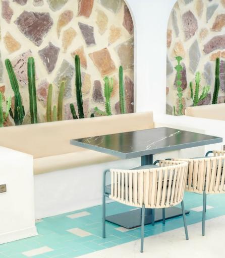 عکس کافه رستوران هاست