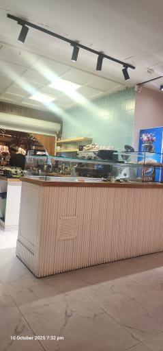 عکس کافه رستوران هاست