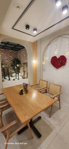 عکس کافه رستوران هاست