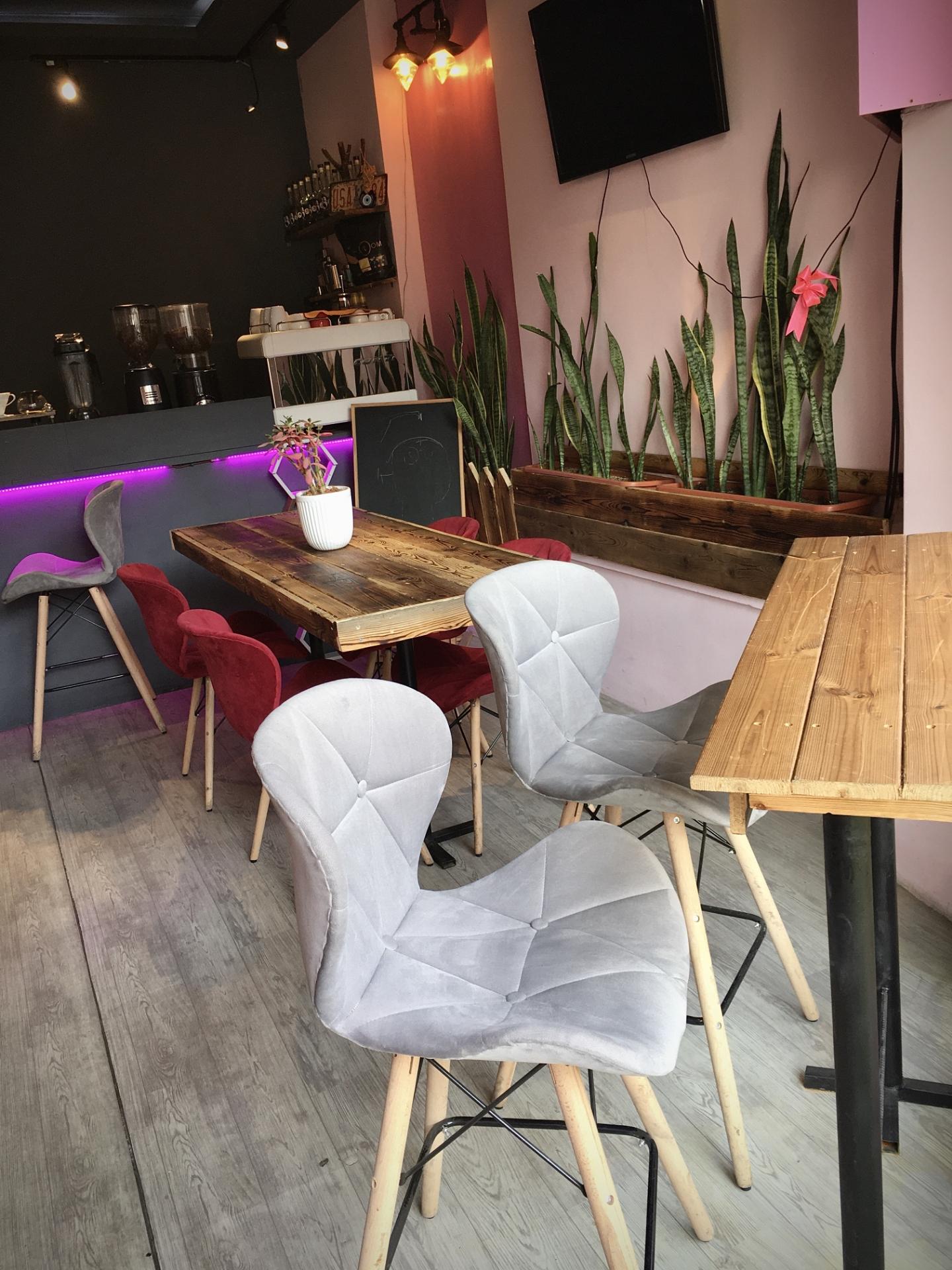 عکس کافه رستوران مجلل ناز کافه