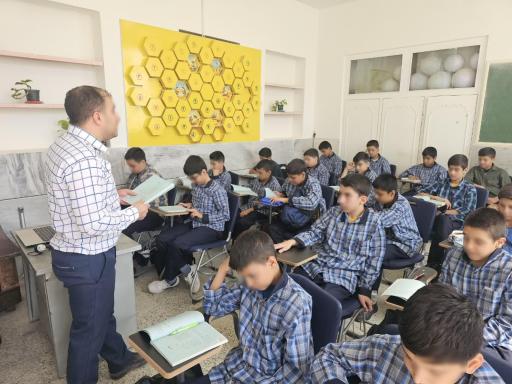 عکس مدرسه قرآنی متوسطه اول دارالسلام