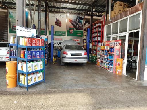 عکس تعویض روغن و اتوسرویس ملت دوست