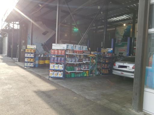 عکس تعویض روغن و اتوسرویس ملت دوست