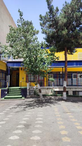 عکس آموزشگاه زبان لینه