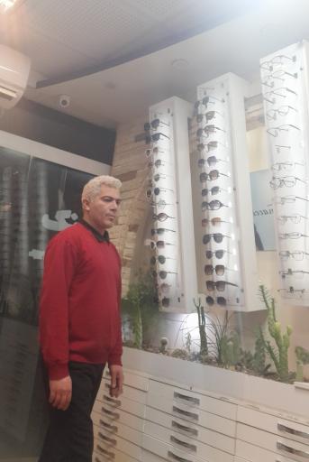 عکس عینک سازی روشن