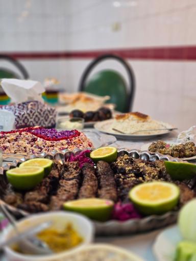 عکس رستوران شبرنگ