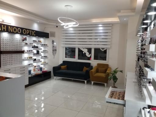 عکس بینایی سنجی و عینک نگاه نو