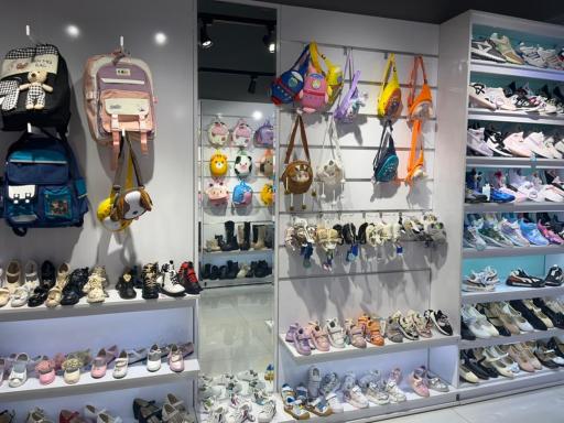 عکس فروشگاه کفش بچه گانه کفشدوزک (شعبه ۱ آرمیتاژ)