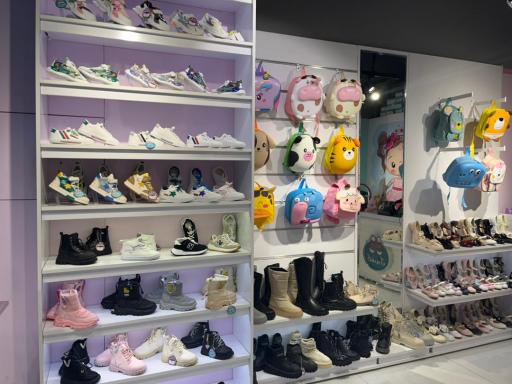 عکس فروشگاه کفش بچه گانه کفشدوزک (شعبه ۱ آرمیتاژ)