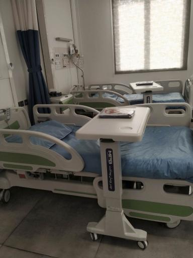 عکس بیمارستان چشم پزشکی آفتاب