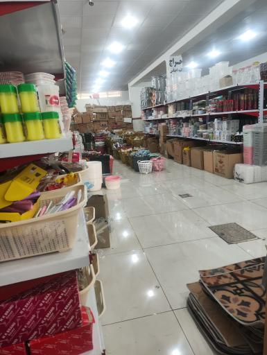 عکس فروشگاه ظروف پلاستیک مشهدی