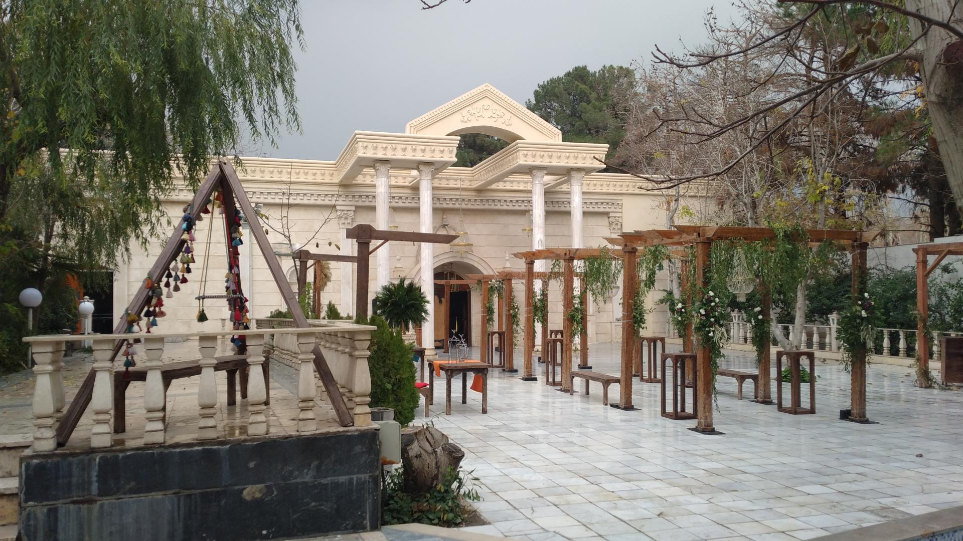 عکس باغ عمارت بیست