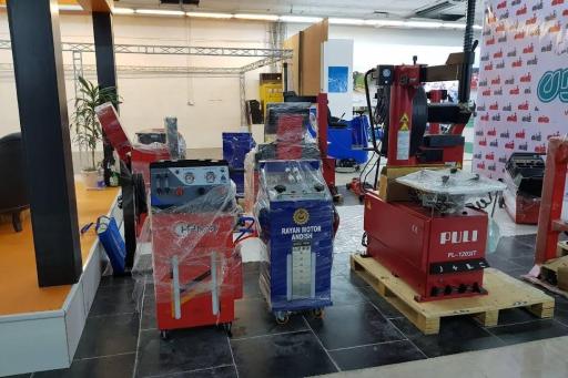 عکس تجهیزات تعمیرگاهی نقی زاده