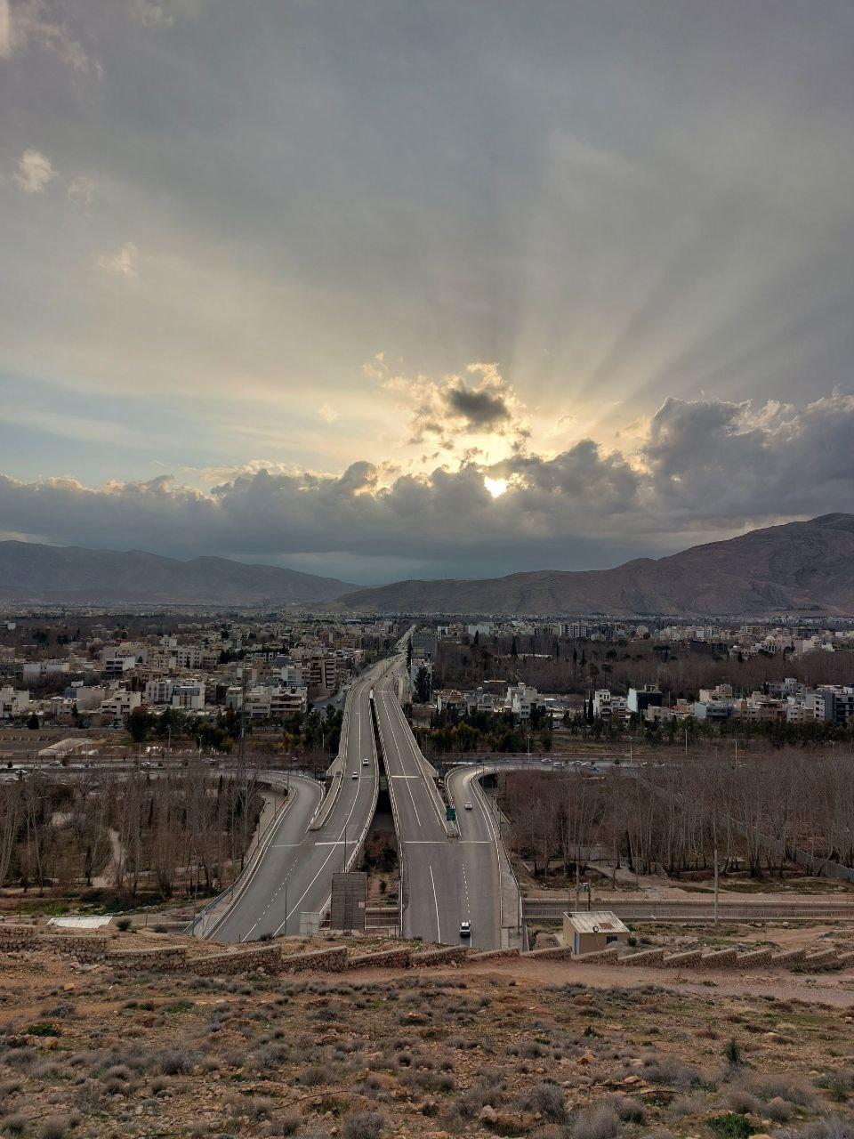 عکس پیاده روی قندیلی