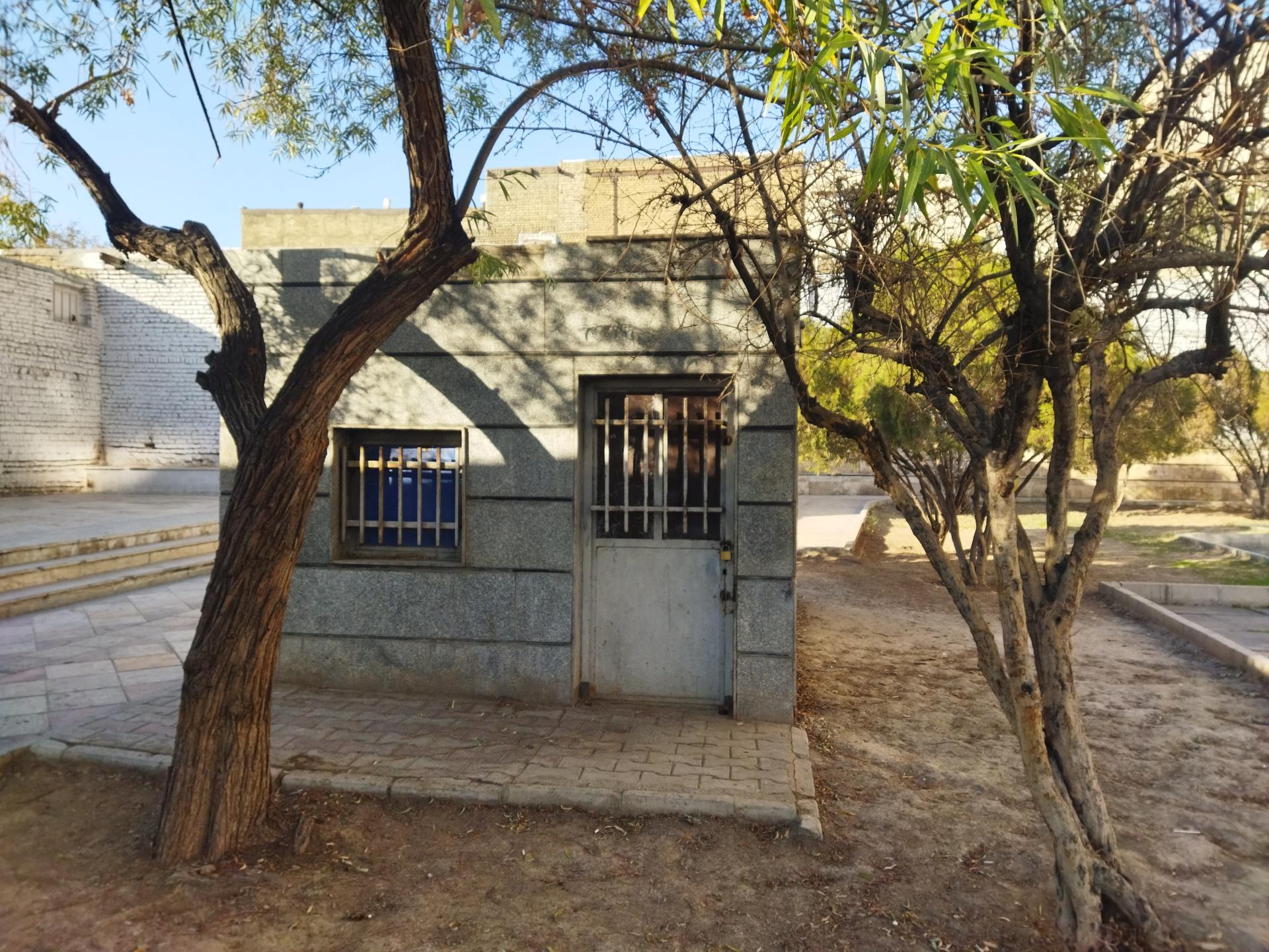 عکس نگهبانی بوستان رعنا زیبا