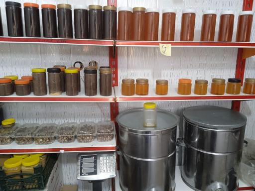 عکس محصولات ارگانیک و عسل گلدره 