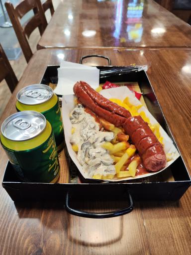 عکس فود کورت مرکز خرید مهراد مال 