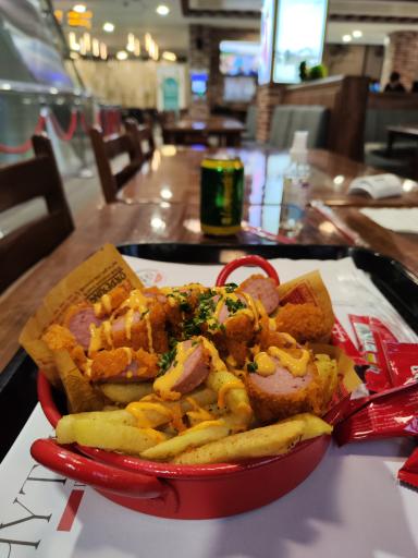 عکس فود کورت مرکز خرید مهراد مال 