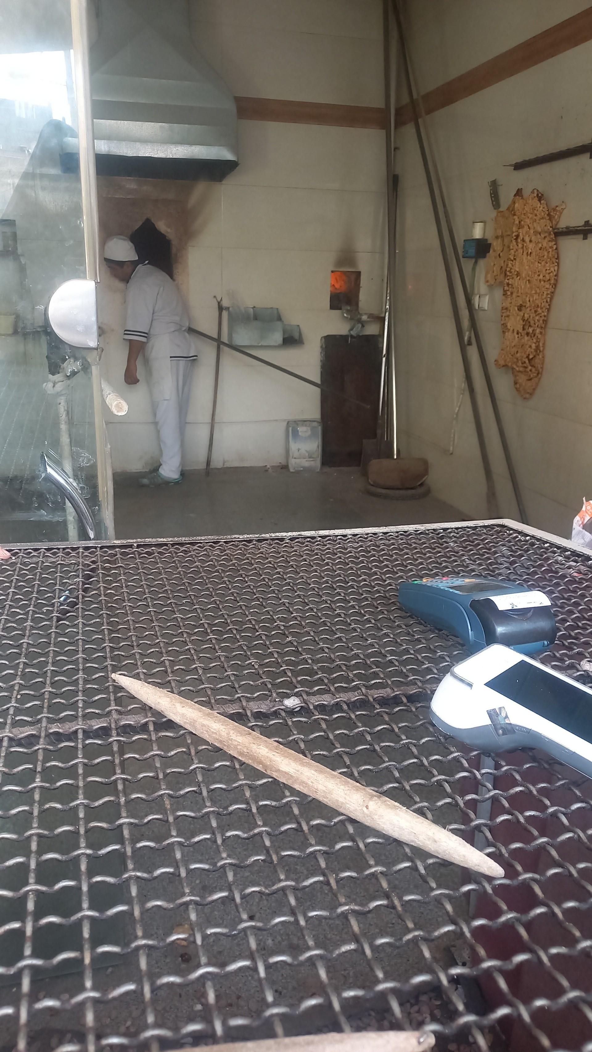 عکس نانوایی سنگک و بربری