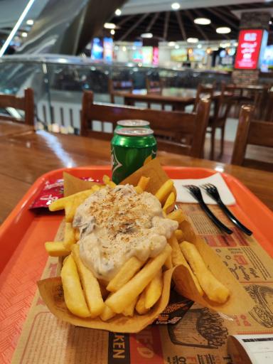 عکس فود کورت مرکز خرید مهراد مال 