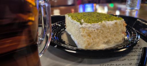 عکس فود کورت مرکز خرید مهراد مال 