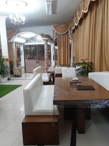 عکس رستوران و سالن غذاخوری تراژه