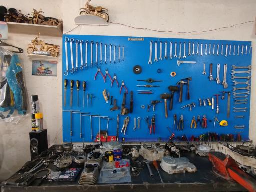 عکس کلینیک هوندا سیکلت برادران