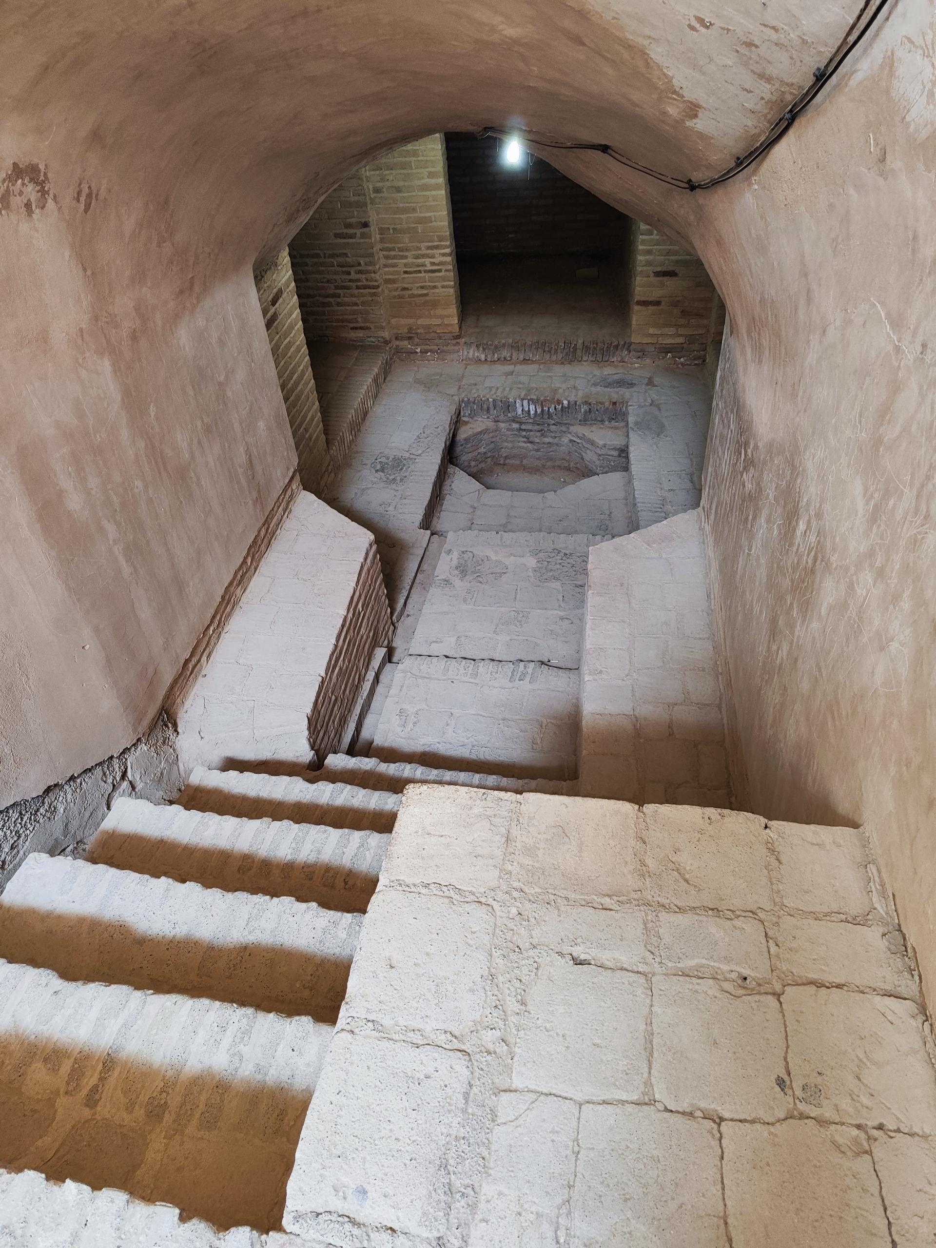 عکس سرداب و پایاب مسجد جامع 