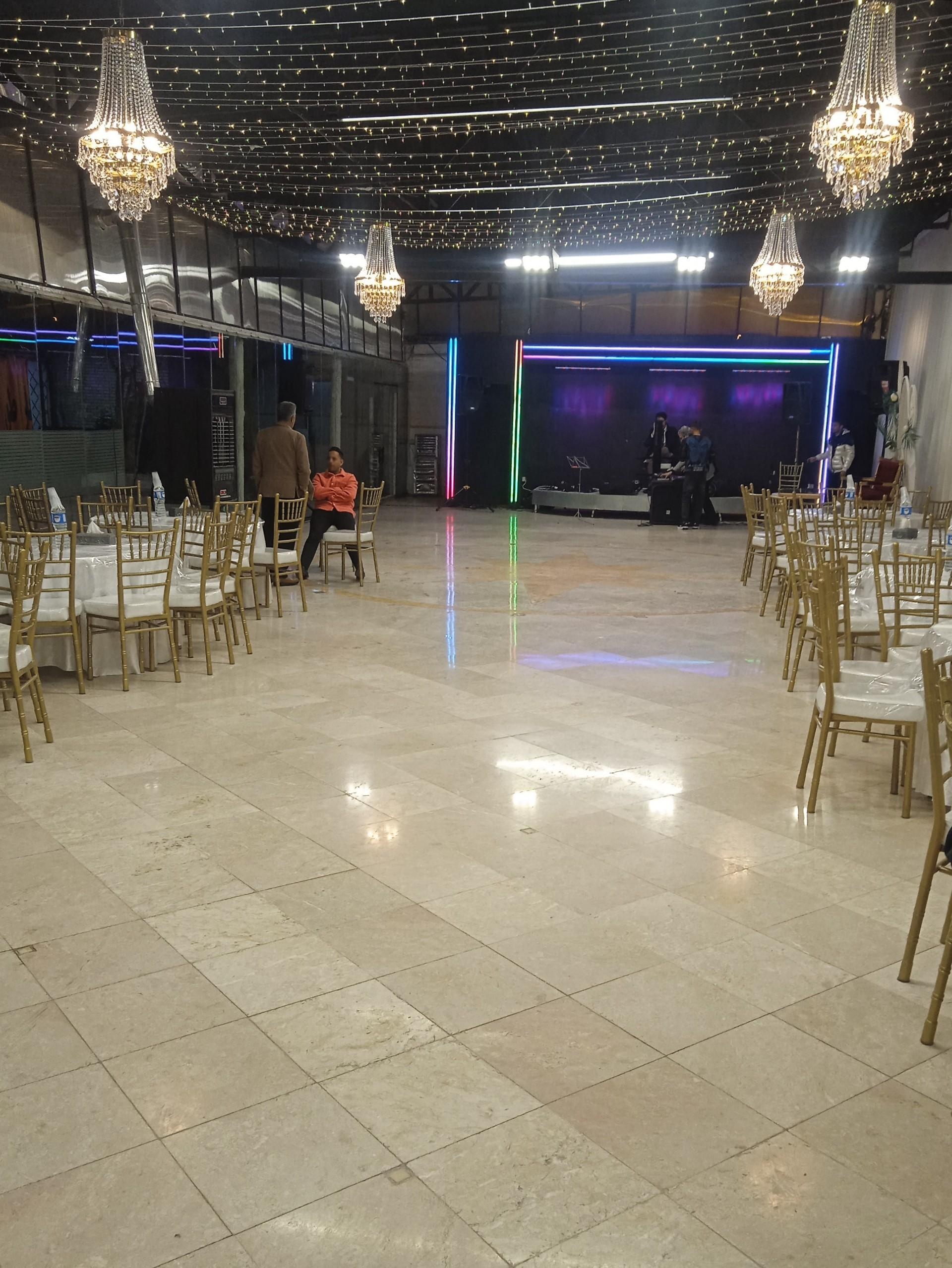 عکس باغسرای توس