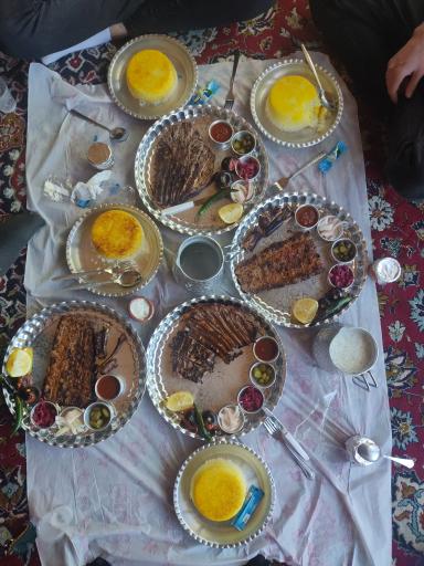 غذا خوری تخت سلیمان 