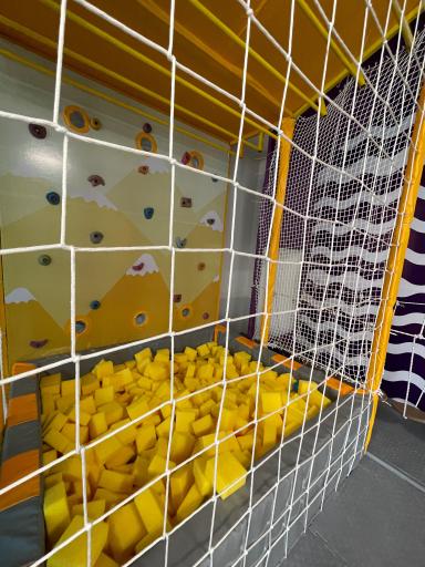 عکس مرکز بازی‌های حرکتی و خلاقیت تیله