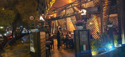 عکس رستوران ایتالیایی میلان